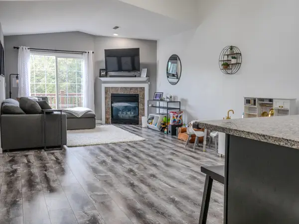 N17W26873 E Fieldhack Dr, Pewaukee, WI 53072