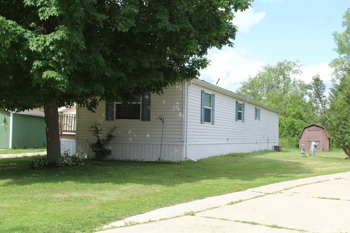 W1211 Hillview Dr, Concord, WI 53178 - #1