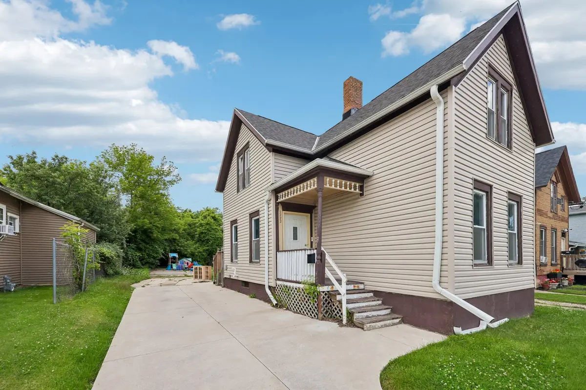 1222 Summit Ave, Racine, WI 53404 - #1
