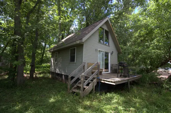 N5982 Blackhawk Rd, Caledonia, WI 53901