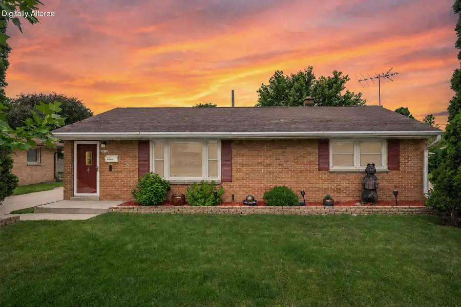 4423 S 61st St, Greenfield, WI 53220 - #2