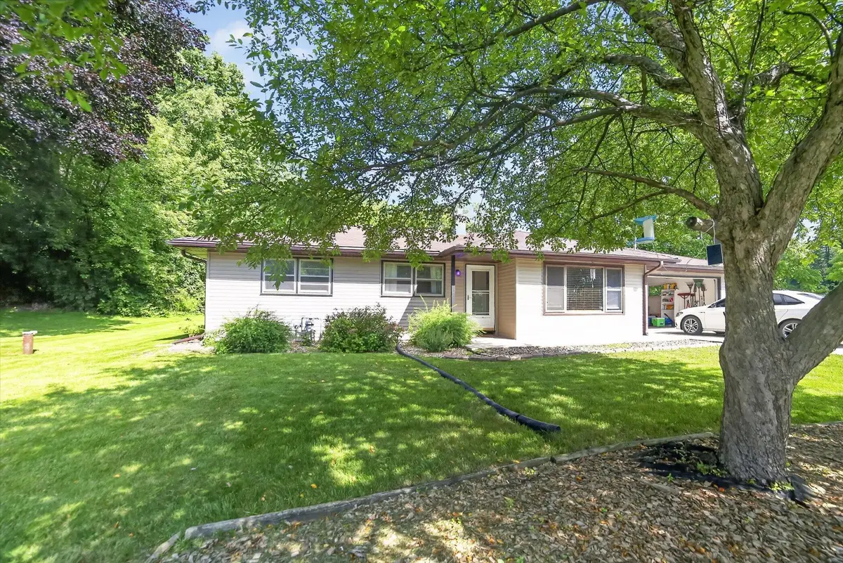 W257S2719 Genesee Rd, Waukesha, WI 53188 - #1