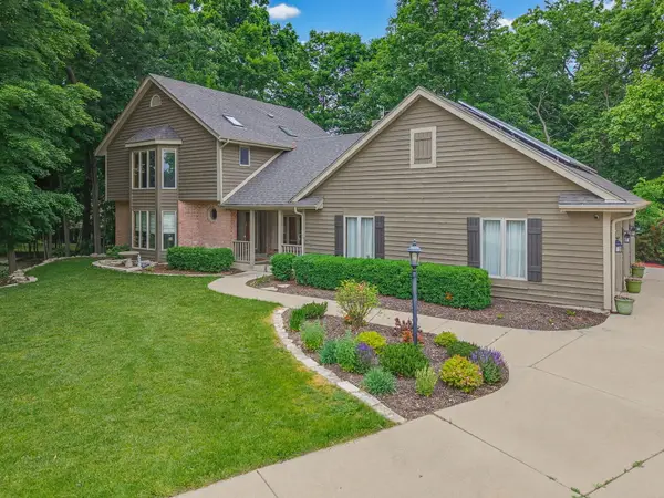 3532 S 121st Ct, Greenfield, WI 53228