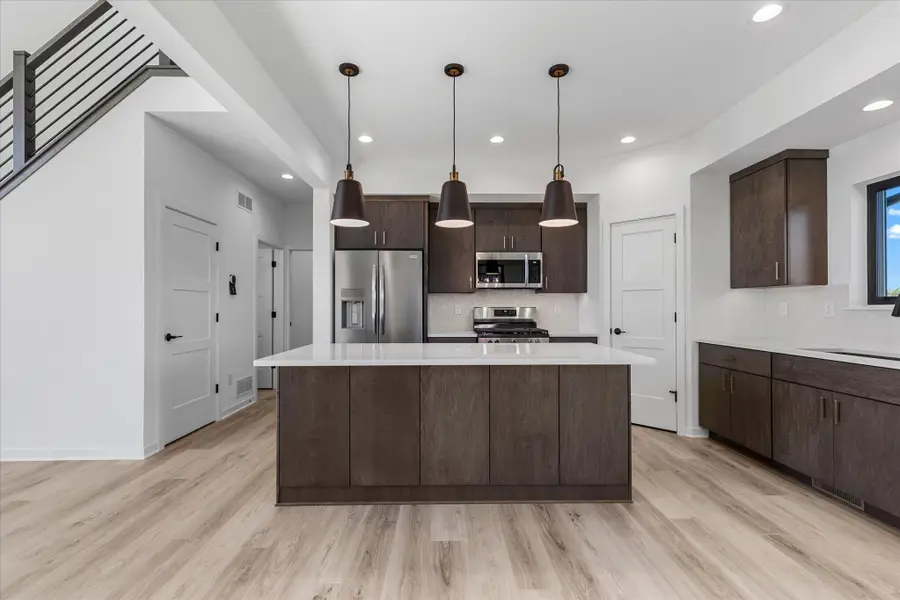 W251N2385 Valleyview Cir, Pewaukee, WI 53072 - #3