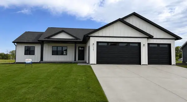 1361 Annapolis Dr, Holmen, WI 54636