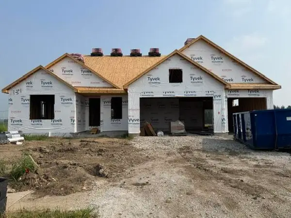 1314 Lynn Cir, Oconomowoc, WI 53066