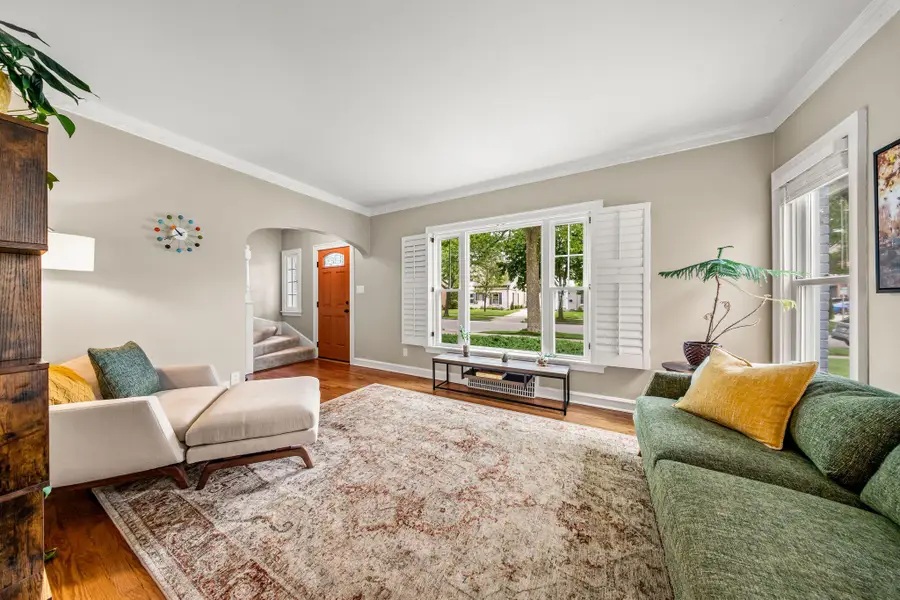5574 N Kent Ave, Whitefish Bay, WI 53217 - #3
