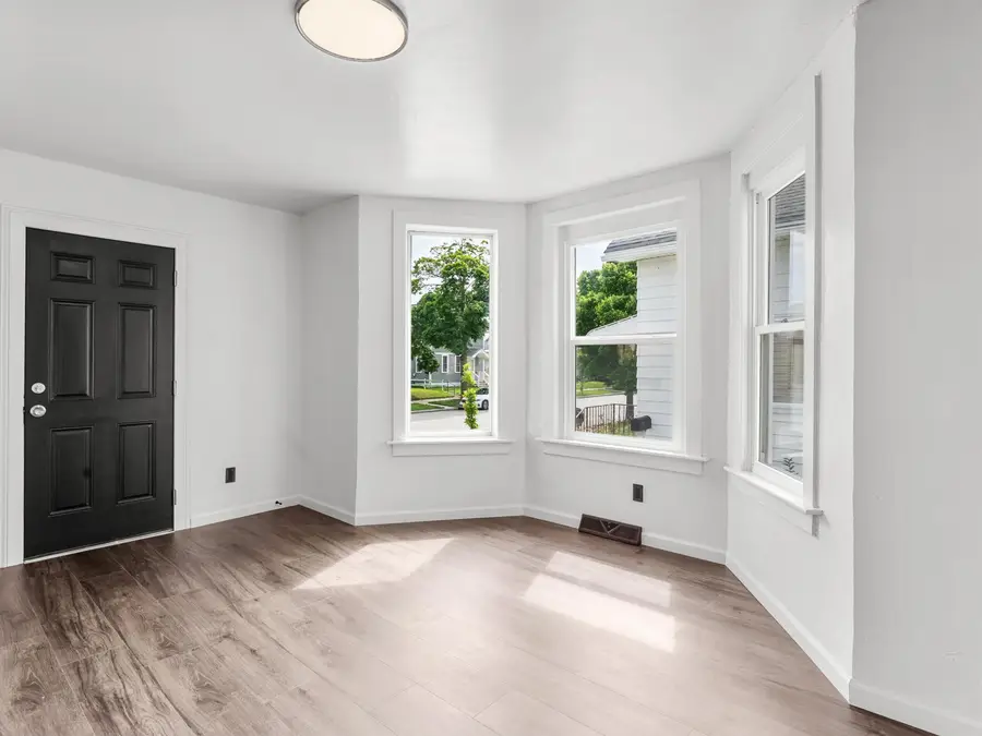 1114 Broadway Ave, Sheboygan, WI 53081 - #3
