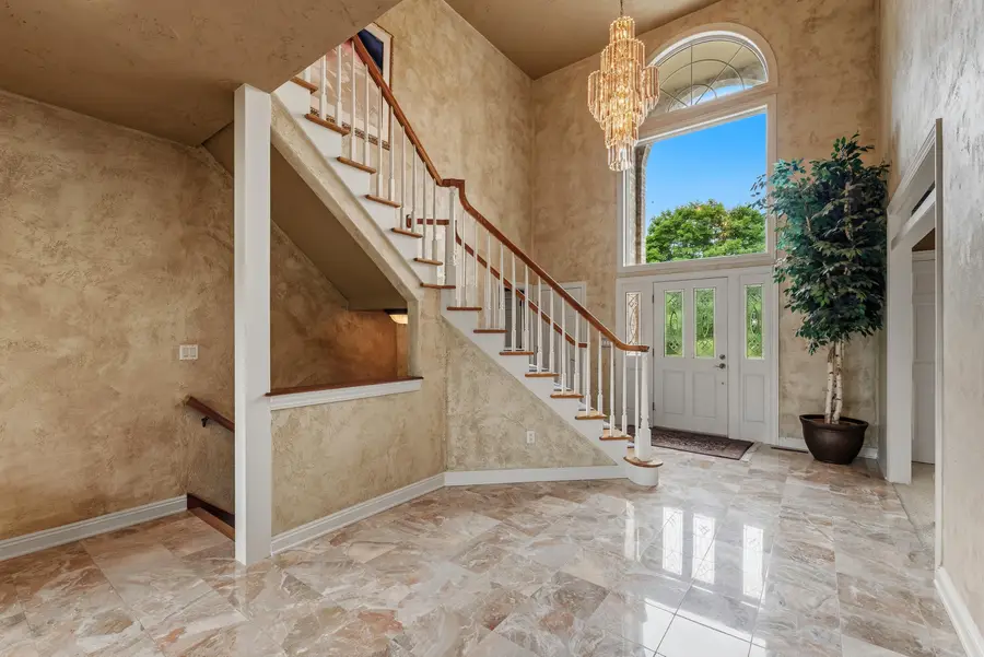 3230 Fordham Ct, Brookfield, WI 53005 - #3