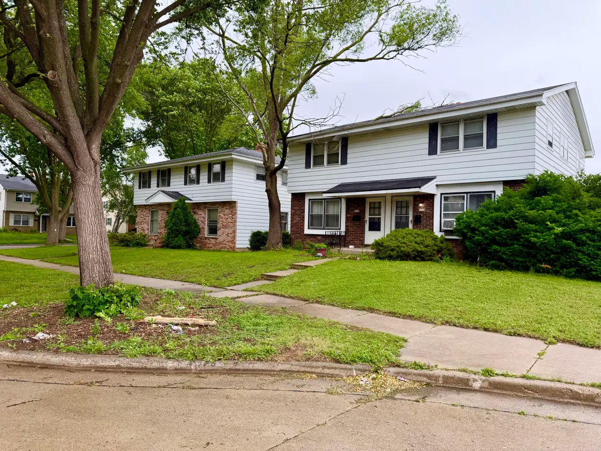5620 N 77th St, Milwaukee, WI 53218 - #1