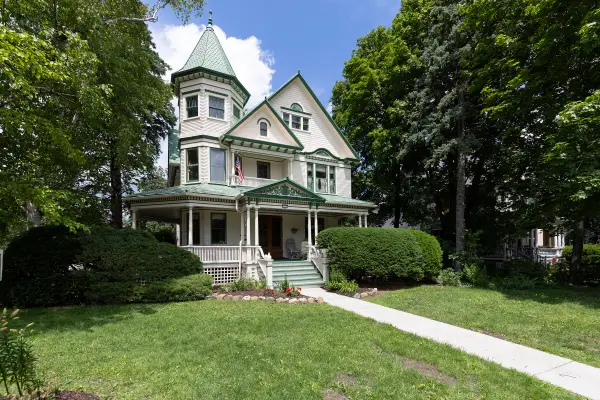 622 W Main St, Whitewater, WI 53190