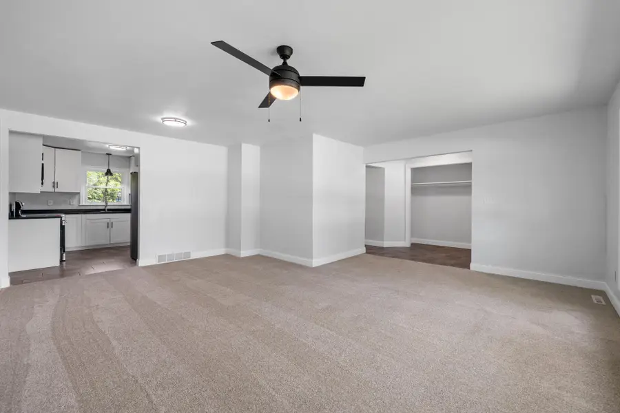 567 W Fransee Ln, Glendale, WI 53217 - #3