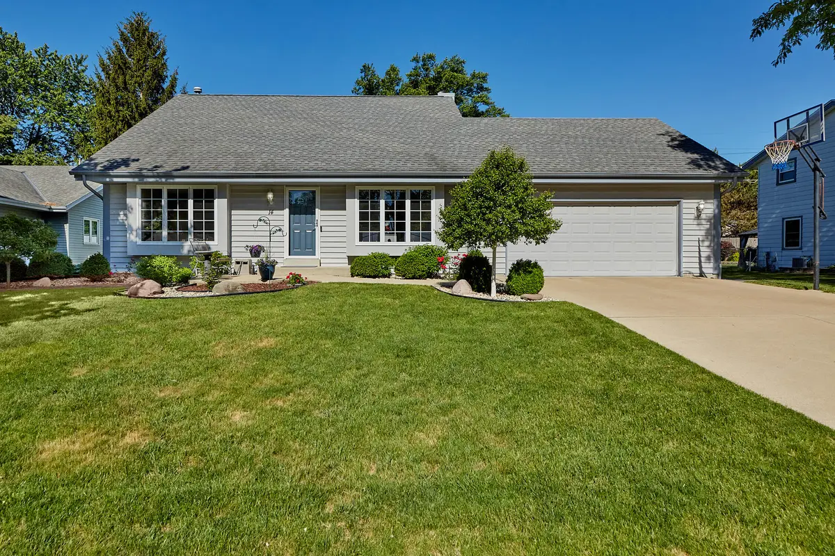 14 Virginia St, Racine, WI 53405 - #1