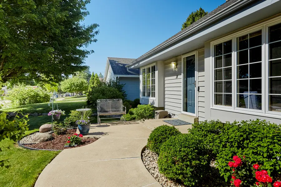 14 Virginia St, Racine, WI 53405 - #2