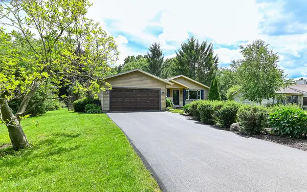 31331 Lake St, Burlington, WI 53105