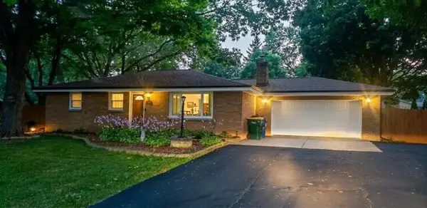 7651 S Clement Ave, Oak Creek, WI 53154