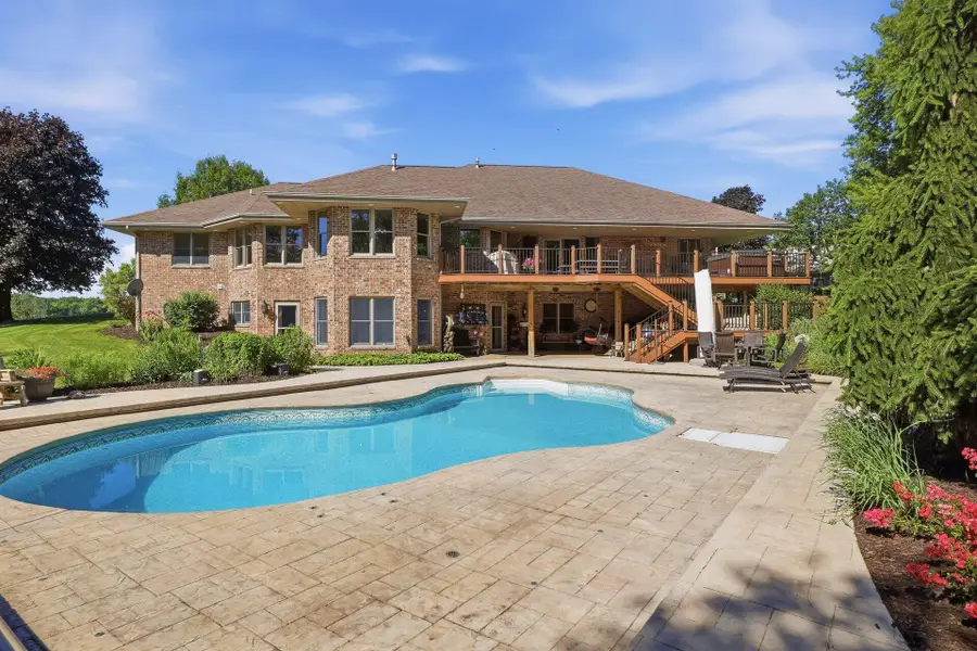 9325 E Six Corners Rd, Johnstown, WI 53563 - #2