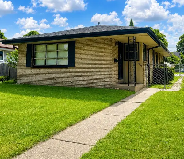 5760 N 93rd St, Milwaukee, WI 53225