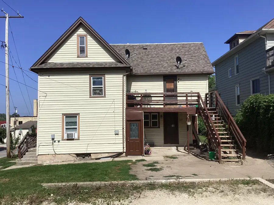 106 S 7th Ave, West Bend, WI 53095 - #3