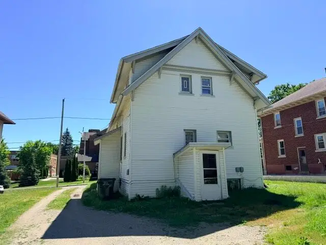 128 N 9th Ave, West Bend, WI 53095 - #2