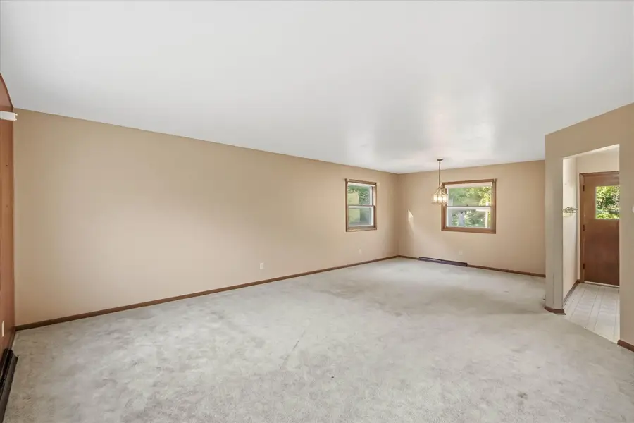 3552 Lusan Dr, Jackson, WI 53012 - #2