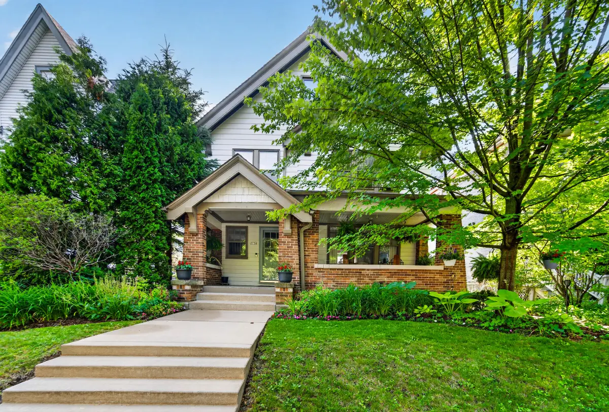 2734 N Farwell Ave, Milwaukee, WI 53211 - #1