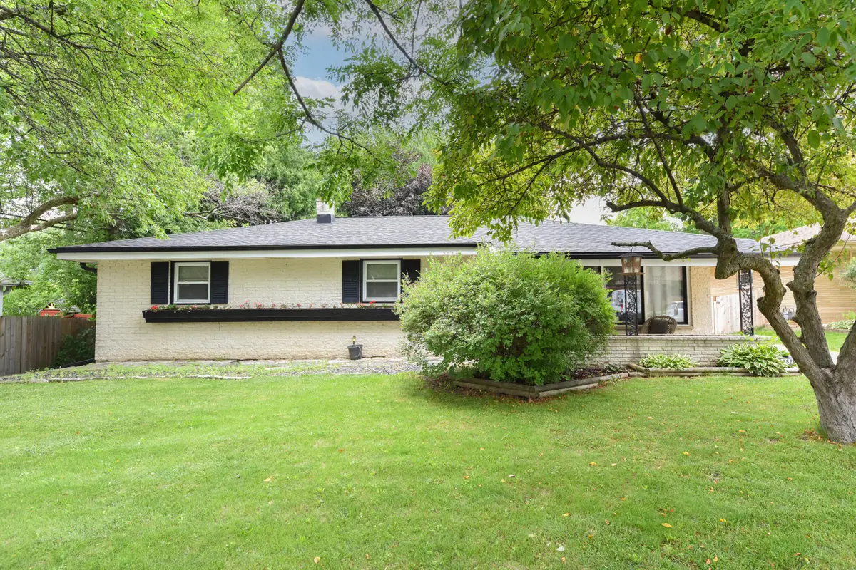 2382 S 93rd St, West Allis, WI 53227 - #1