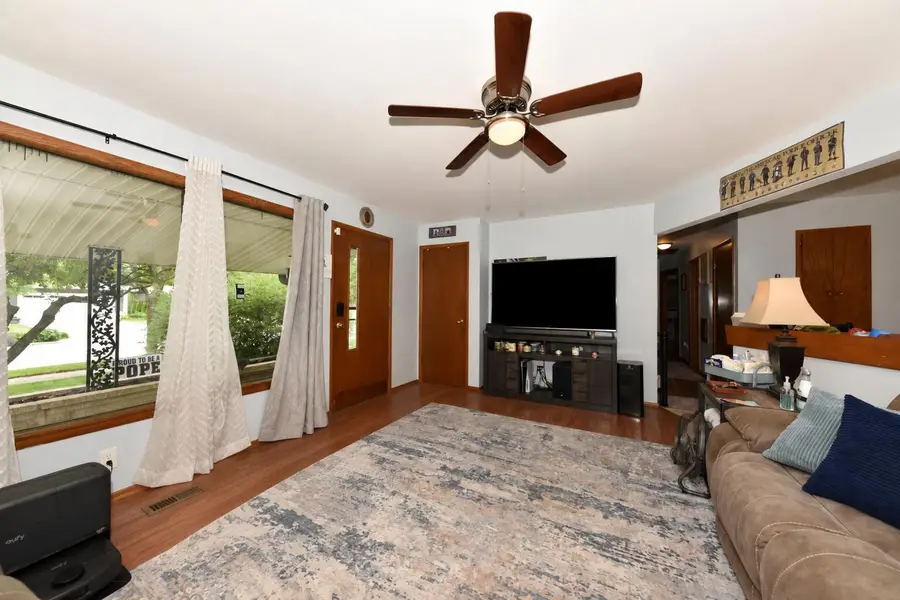 2382 S 93rd St, West Allis, WI 53227 - #2