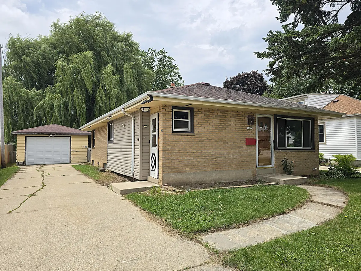 5863 S Hately Ave, Cudahy, WI 53110 - #1