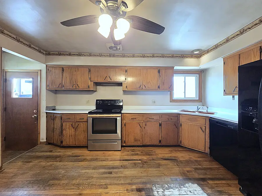 5863 S Hately Ave, Cudahy, WI 53110 - #3