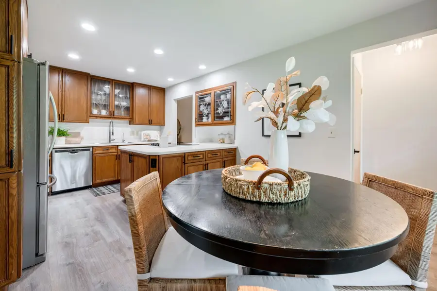 11762 N Ridgeway Ave, Mequon, WI 53097 - #3