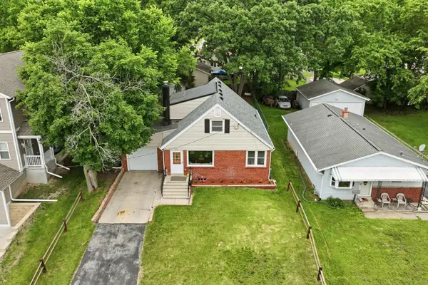 920 N Grandview Blvd, Waukesha, WI 53188