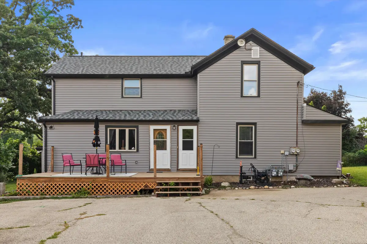 5402 Northwest Hwy, Waterford, WI 53185 - #1