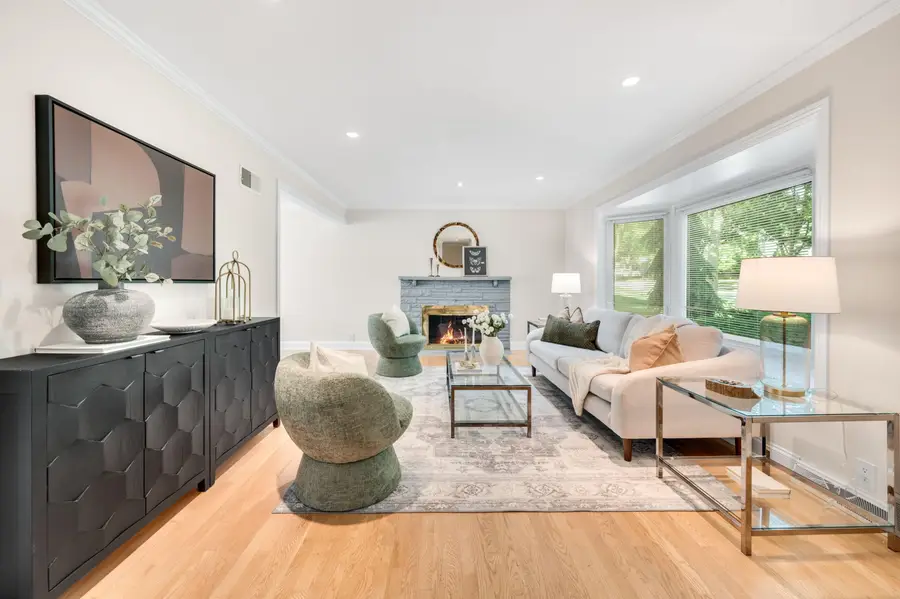 6261 N Bay Ridge Ave, Whitefish Bay, WI 53217 - #2