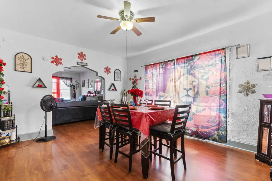 1707 W Burnham St, Milwaukee, WI 53204 - #3