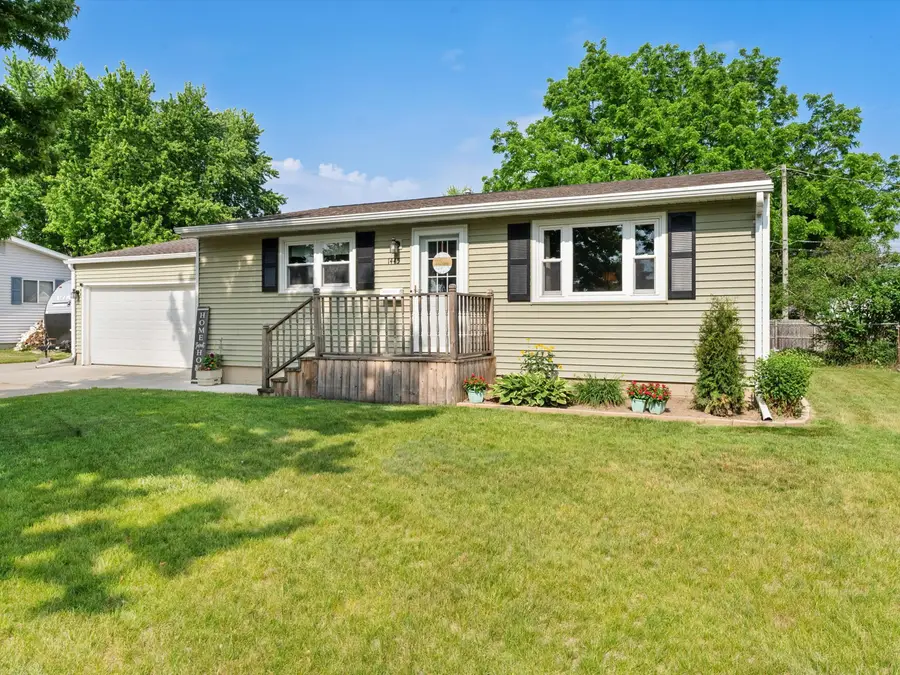 1445 Daisy Dr, Manitowoc, WI 54220 - #2