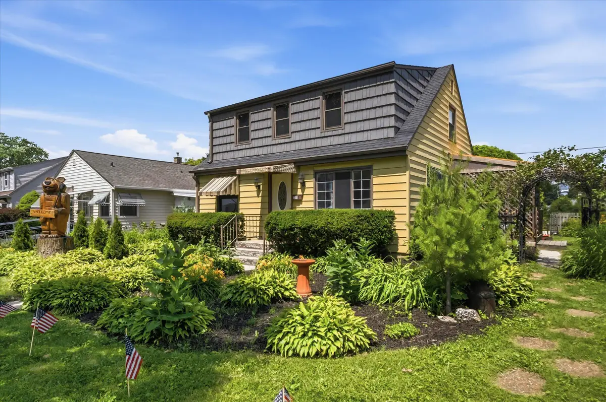 4100 S Hately Ave, Saint Francis, WI 53235 - #1