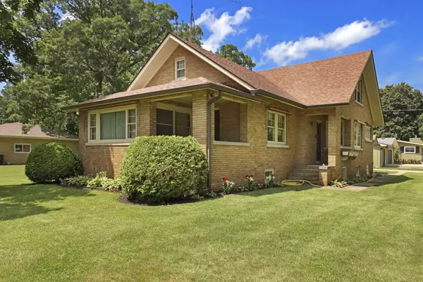 226 S 2nd St, Salem Lakes, WI 53170