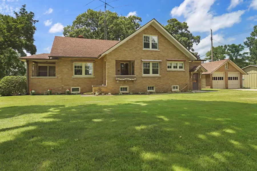 226 S 2nd St, Silver Lake, WI 53170 - #2
