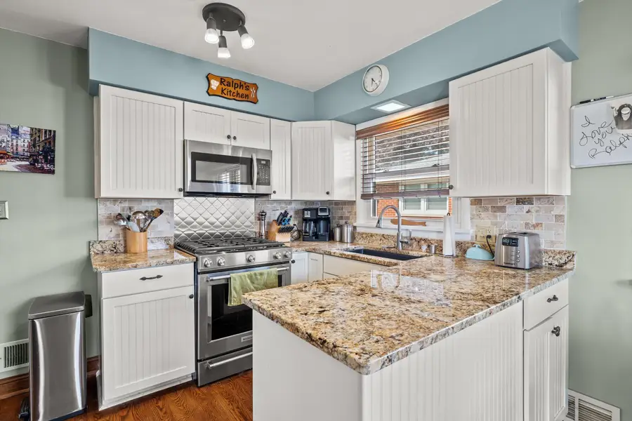 1616 22nd St, Kenosha, WI 53140 - #3