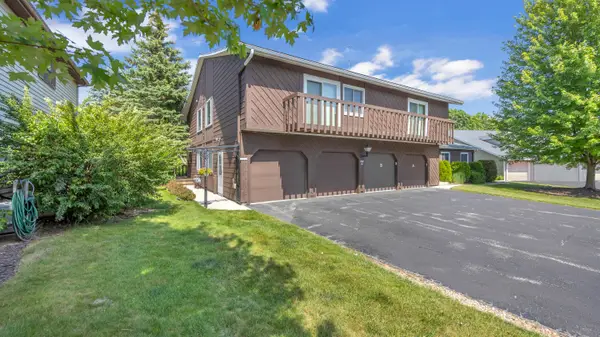 2412 Cross Creek Dr, Sheboygan, WI 53081