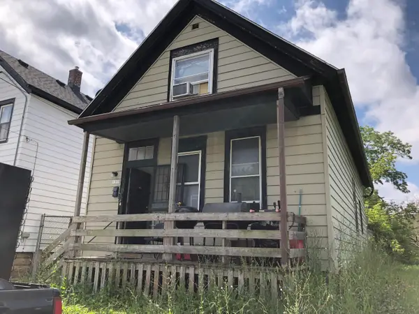 1311 W Albany Pl, Milwaukee, WI 53206