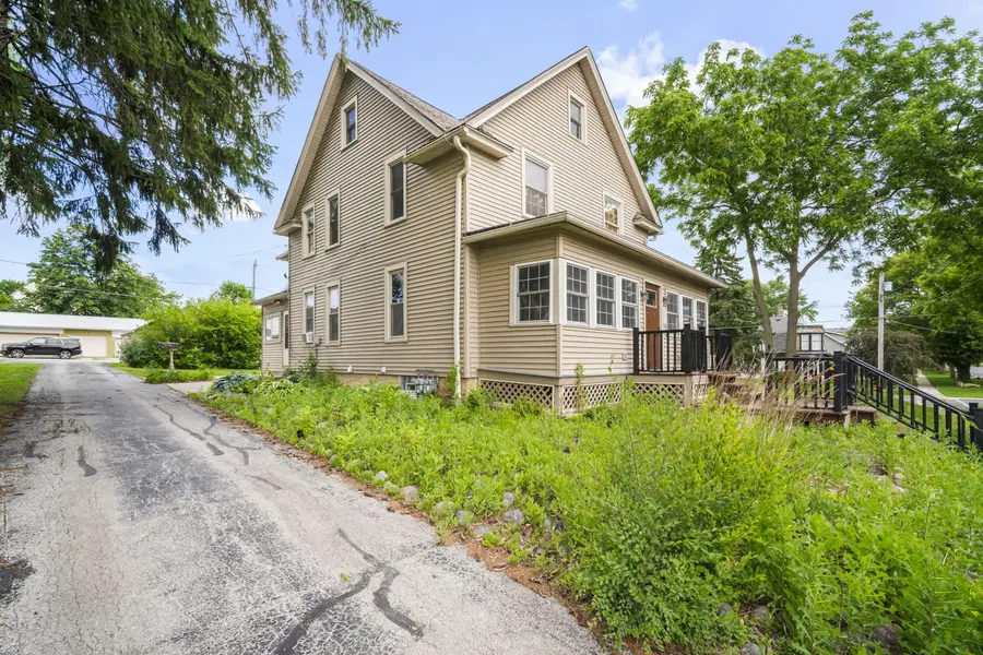N88W16226 Park Blvd, Menomonee Falls, WI 53051 - #2