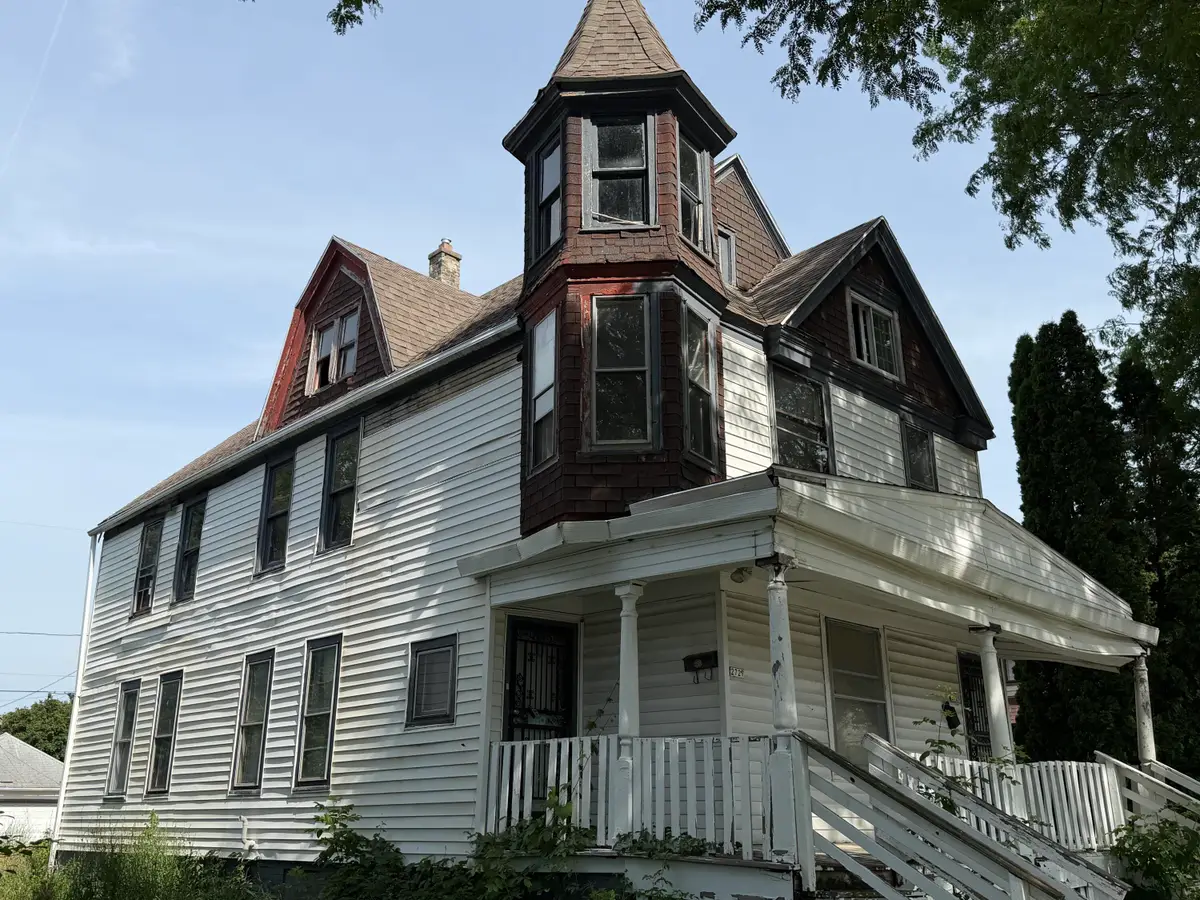 2727 N 24th Pl, Milwaukee, WI 53206 - #1