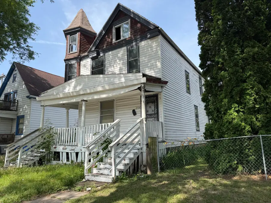 2727 N 24th Pl, Milwaukee, WI 53206 - #3