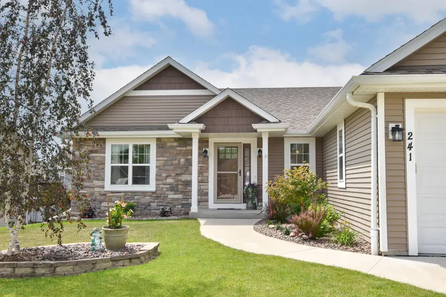 241 Silver Fox Dr N, Kewaskum, WI 53040 - #2