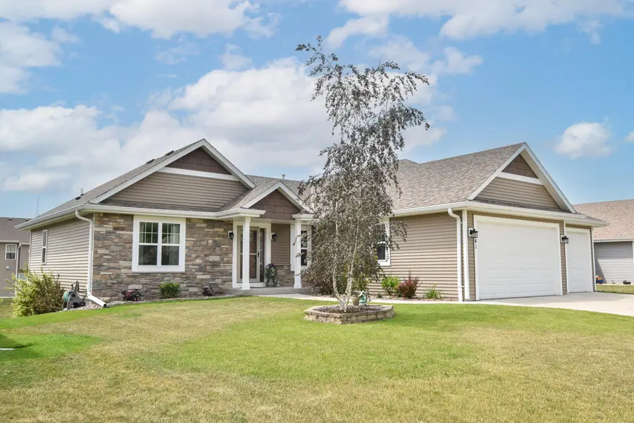 241 Silver Fox Dr N, Kewaskum, WI 53040 - #3