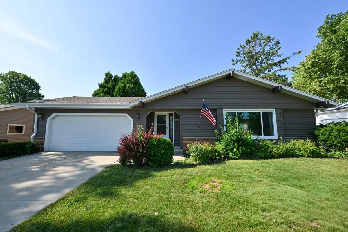 1605 Drexel Blvd, South Milwaukee, WI 53172 - #1