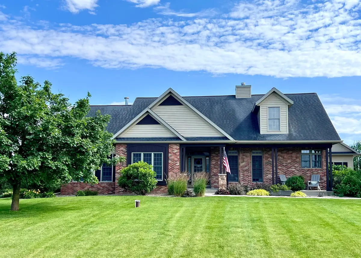 4730 N Catawba Dr, Harmony, WI 53563 - #1