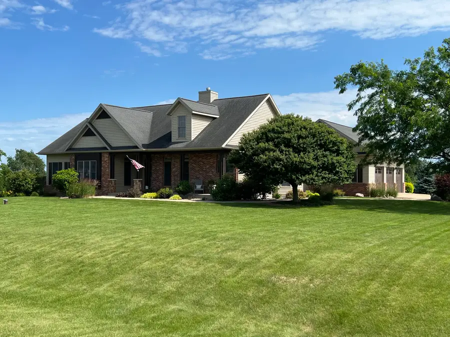 4730 N Catawba Dr, Harmony, WI 53563 - #2